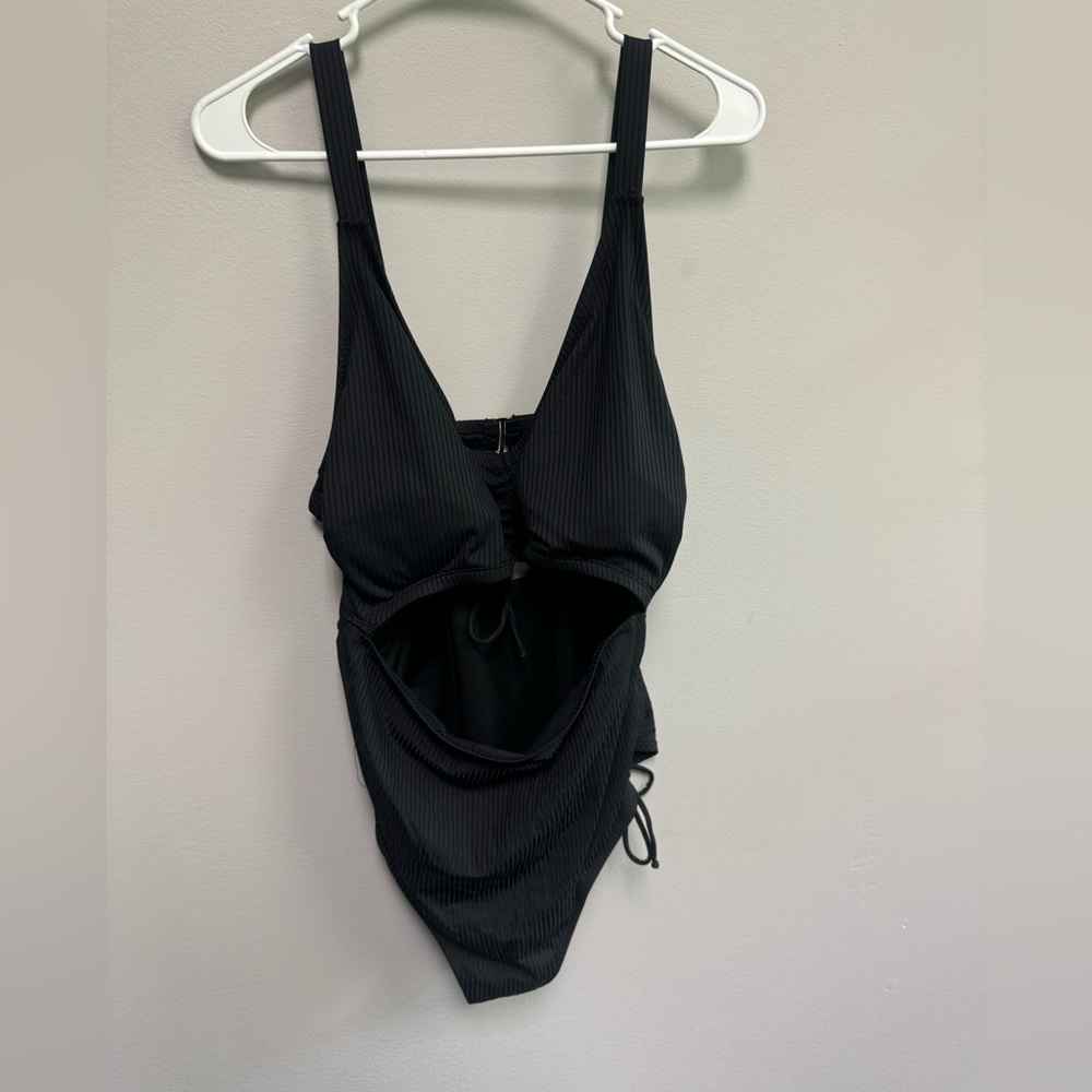 NWOT California waves plus bathing suit size 20/22